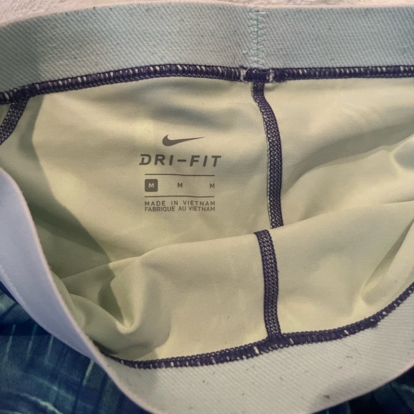 Nike Pro shorts (M) - Picture 10 of 10